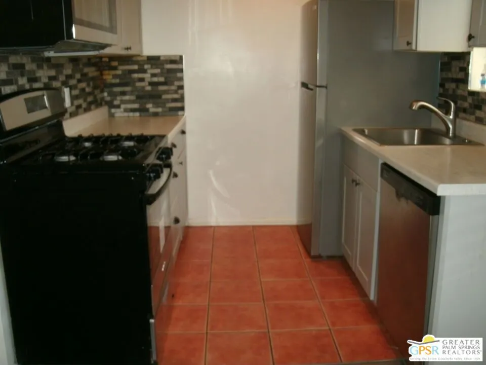 2290 S Palm Canyon Drive #114 Palm Springs, CA 92264