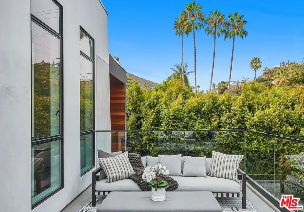 1849 COLDWATER CANYON DRIVE Beverly Hills, CA 90210