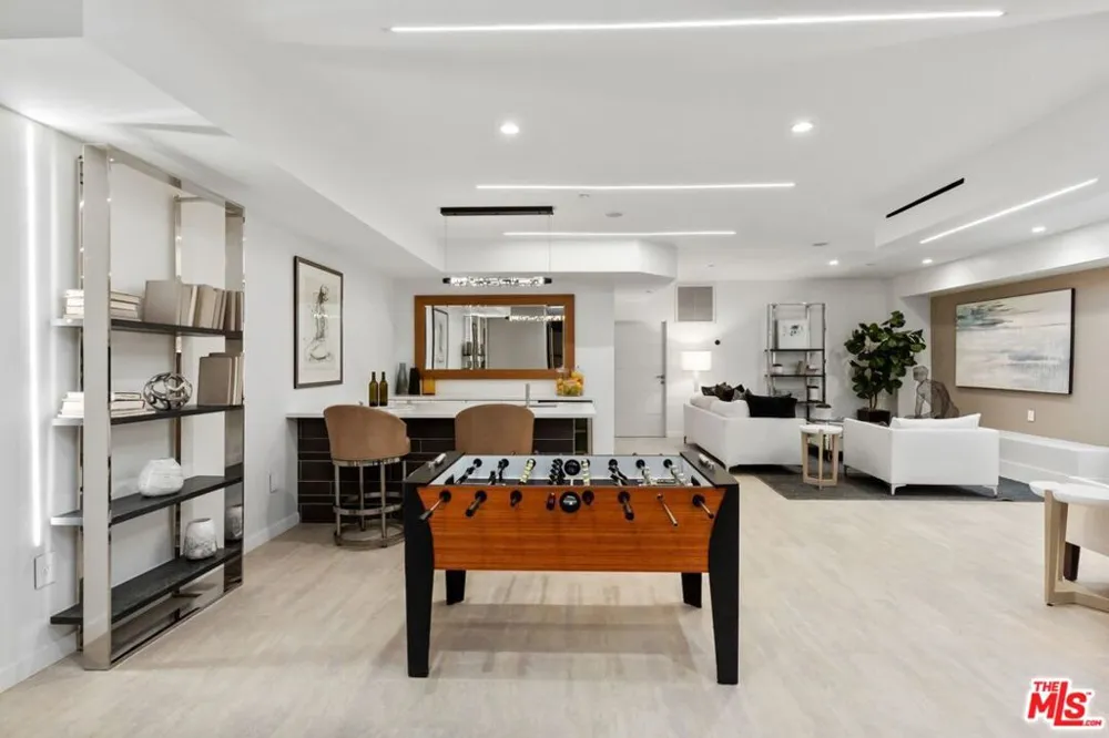 1849 COLDWATER CANYON DRIVE Beverly Hills, CA 90210
