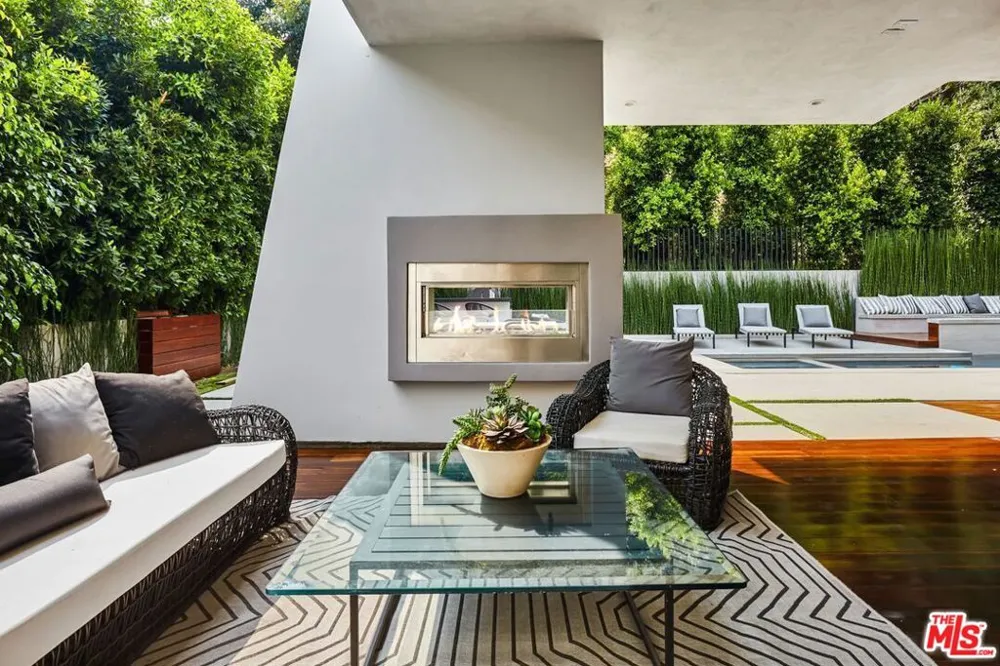 1849 COLDWATER CANYON DRIVE Beverly Hills, CA 90210