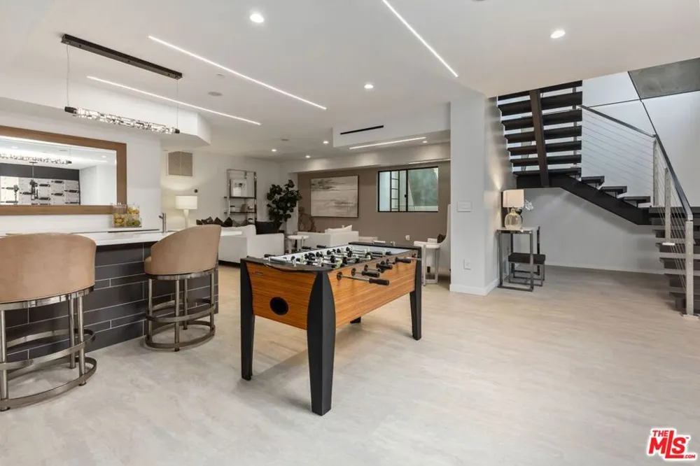 1849 COLDWATER CANYON DRIVE Beverly Hills, CA 90210