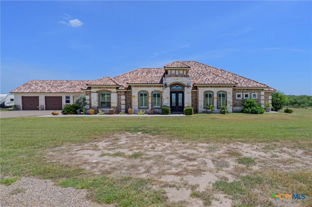 4881 Fm 798 Pawnee, TX 78145