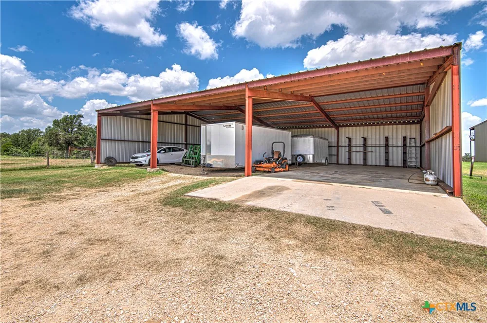 2162 County Road 304 Rockdale, TX 76567