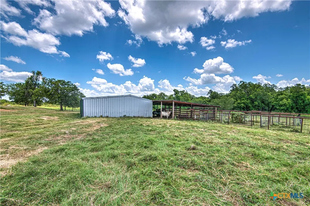 2162 County Road 304 Rockdale, TX 76567