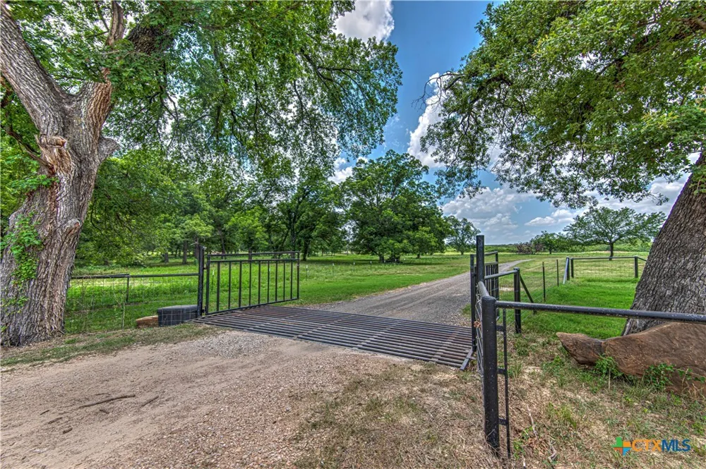 2162 County Road 304 Rockdale, TX 76567