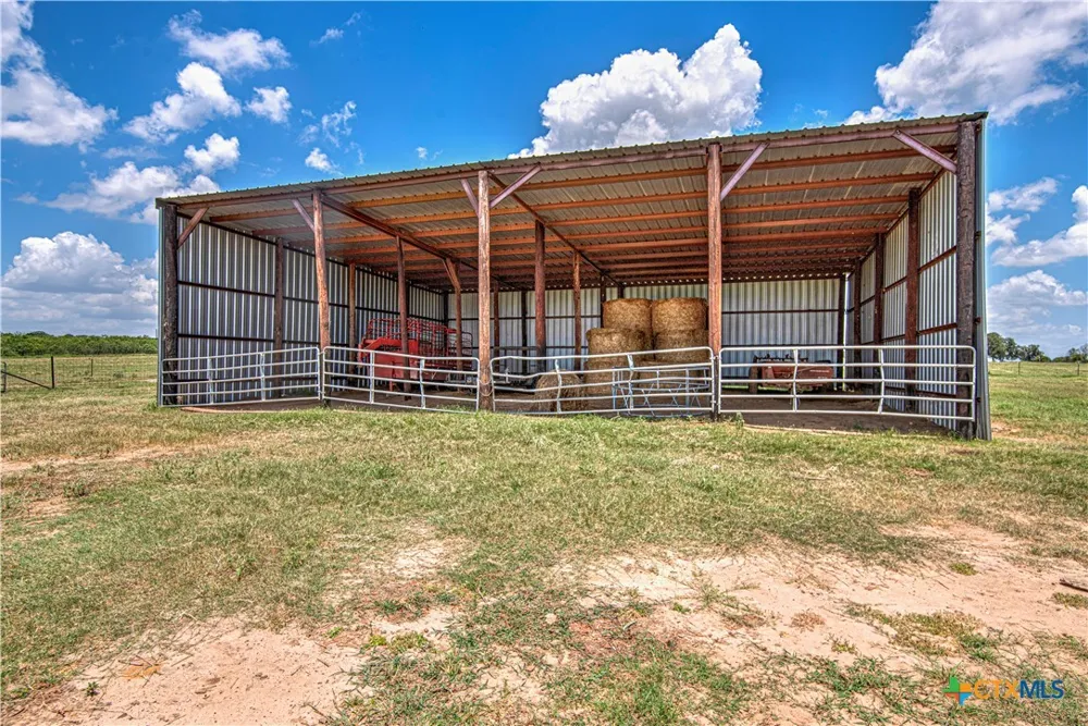 2162 County Road 304 Rockdale, TX 76567