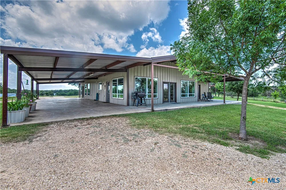 2162 County Road 304 Rockdale, TX 76567