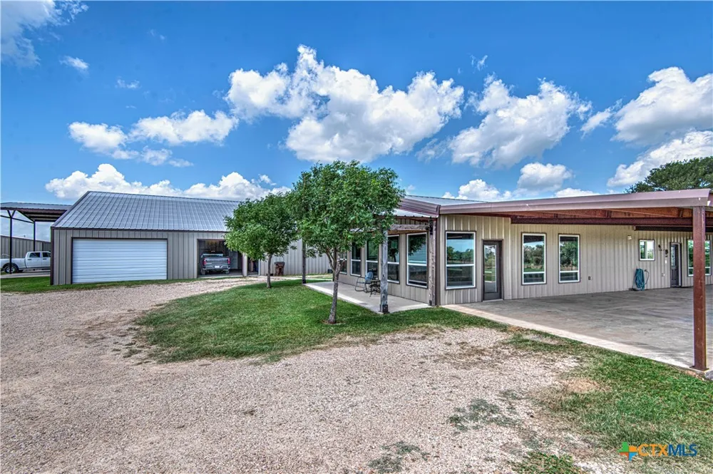 2162 County Road 304 Rockdale, TX 76567