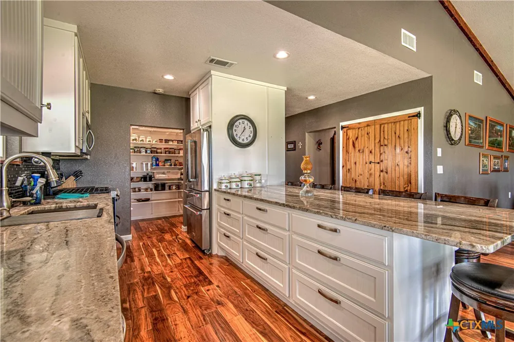 2162 County Road 304 Rockdale, TX 76567