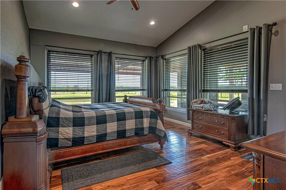 2162 County Road 304 Rockdale, TX 76567