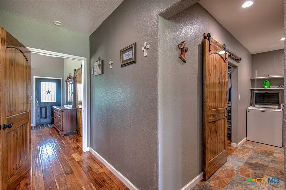 2162 County Road 304 Rockdale, TX 76567