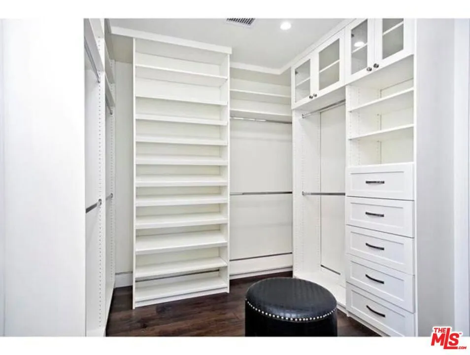 2931 Military Avenue Los Angeles, CA 90064
