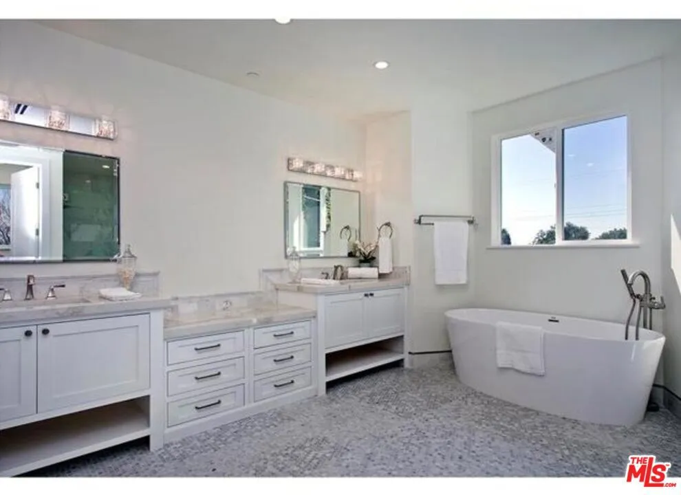 2931 Military Avenue Los Angeles, CA 90064