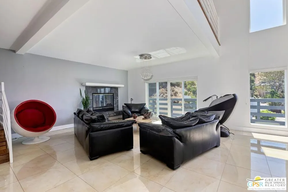 2350 San Marco Drive Los Angeles, CA 90068