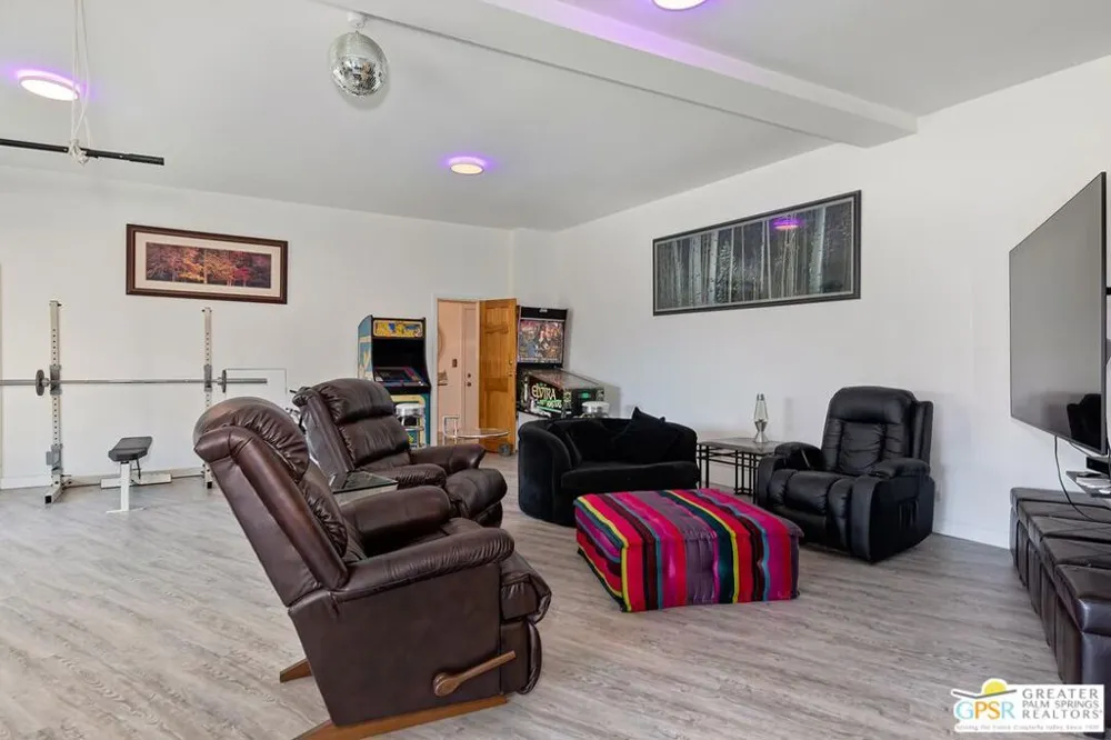 2350 San Marco Drive Los Angeles, CA 90068