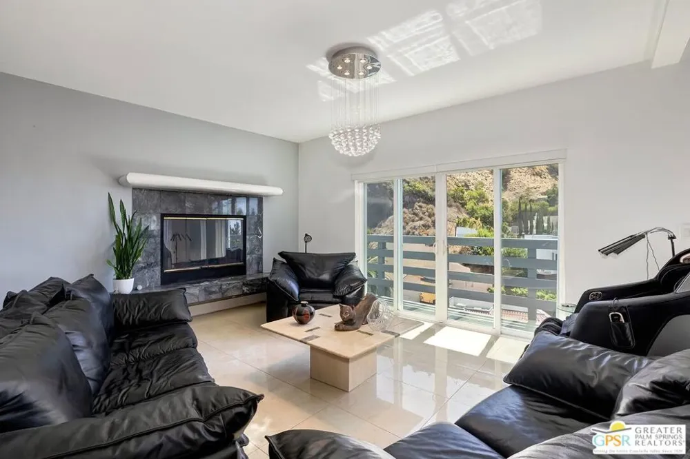 2350 San Marco Drive Los Angeles, CA 90068