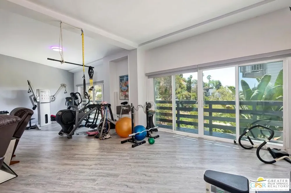2350 San Marco Drive Los Angeles, CA 90068