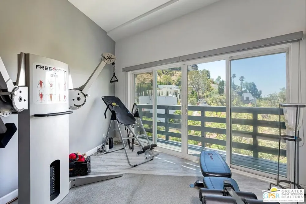 2350 San Marco Drive Los Angeles, CA 90068