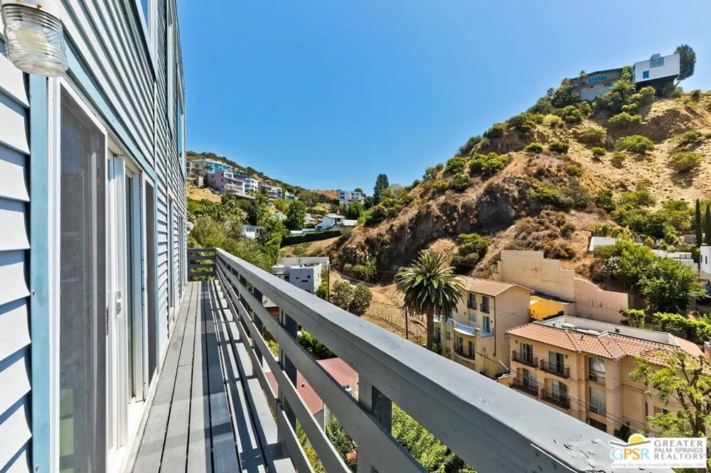 2350 San Marco Drive Los Angeles, CA 90068
