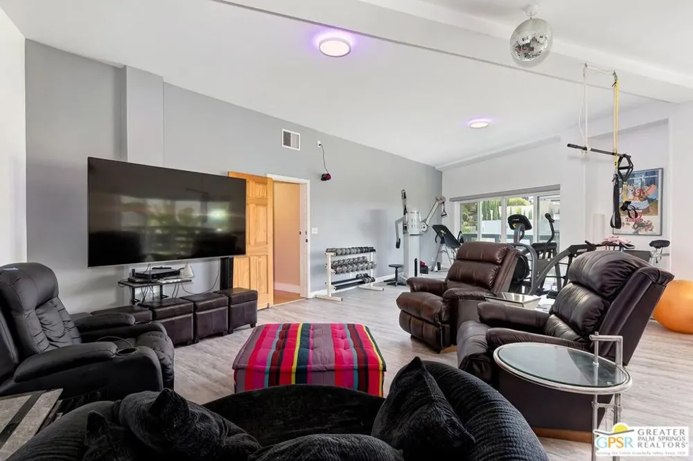2350 San Marco Drive Los Angeles, CA 90068