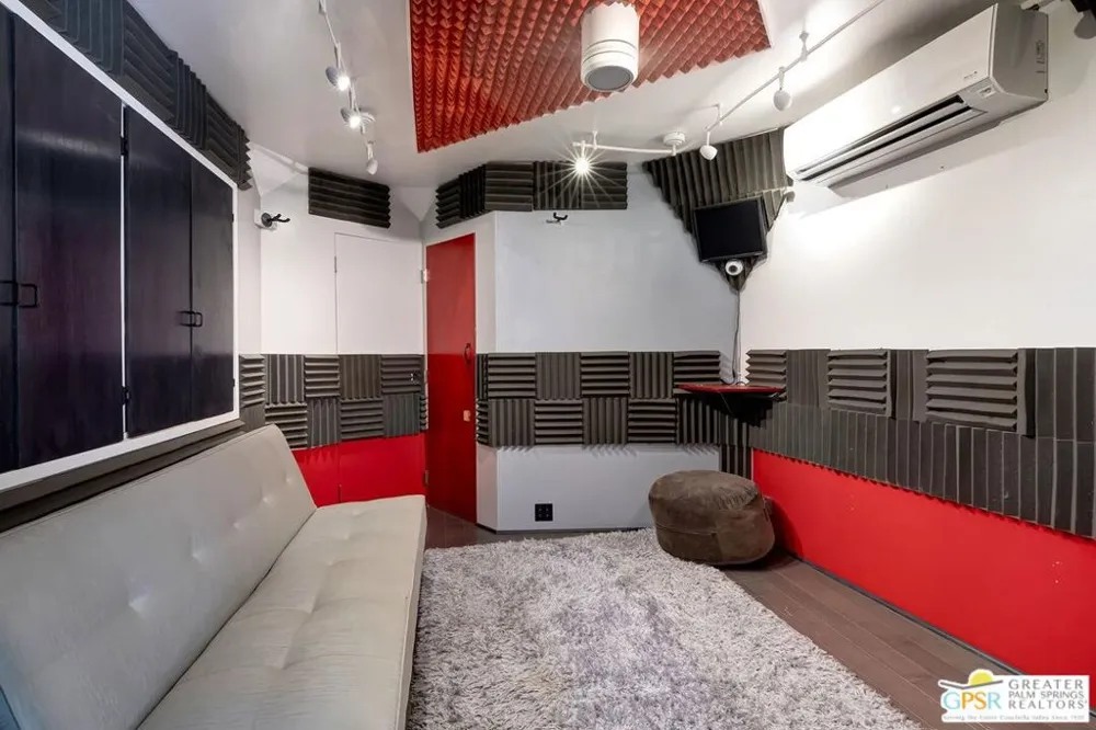 2350 San Marco Drive Los Angeles, CA 90068