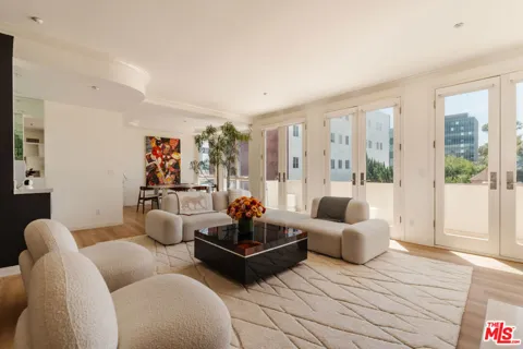 121 Almont Drive #304