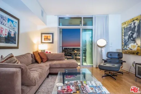 13700 Marina Pointe Drive #1514