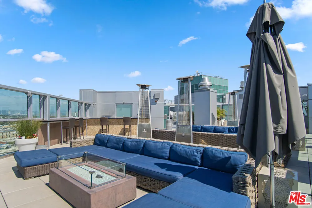 13700 Marina Pointe Drive #1514 Marina del Rey, CA 90292