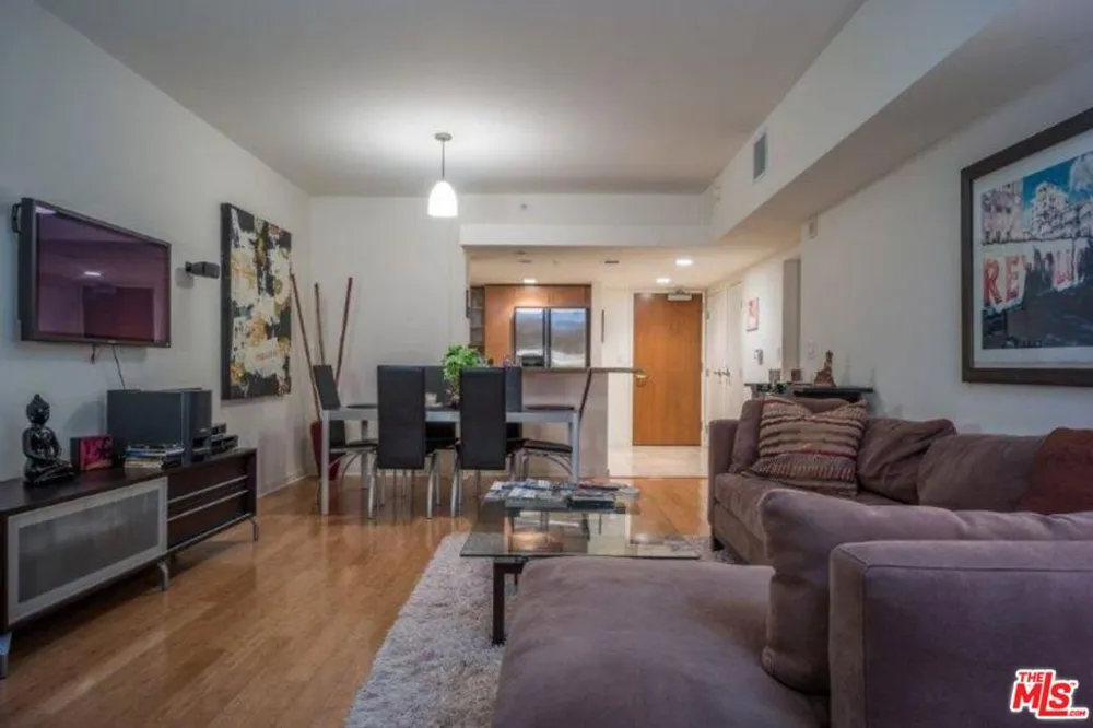 13700 Marina Pointe Drive #1514 Marina del Rey, CA 90292