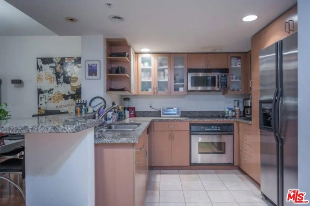 13700 Marina Pointe Drive #1514 Marina del Rey, CA 90292