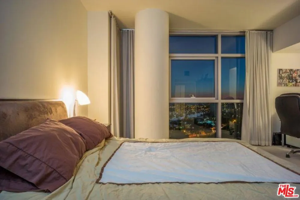 13700 Marina Pointe Drive #1514 Marina del Rey, CA 90292