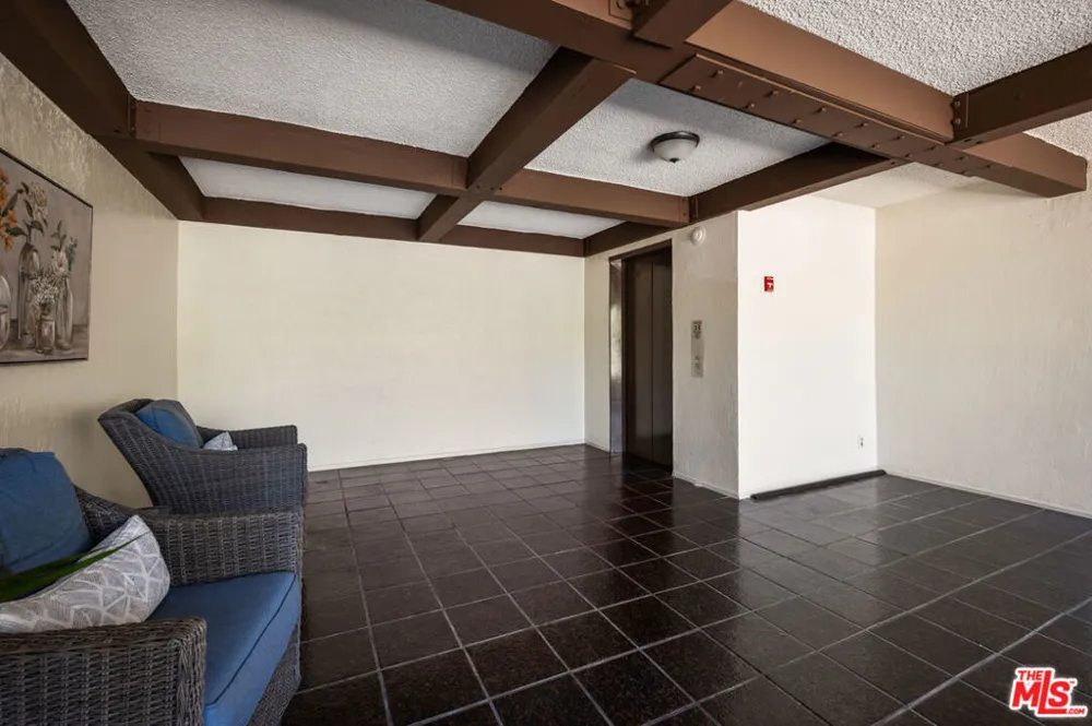 5950 Buckingham #610 Culver City, CA 90230