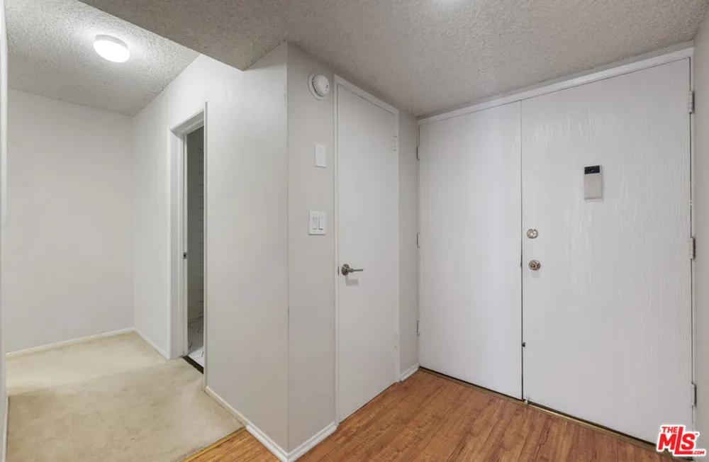 5950 Buckingham #610 Culver City, CA 90230