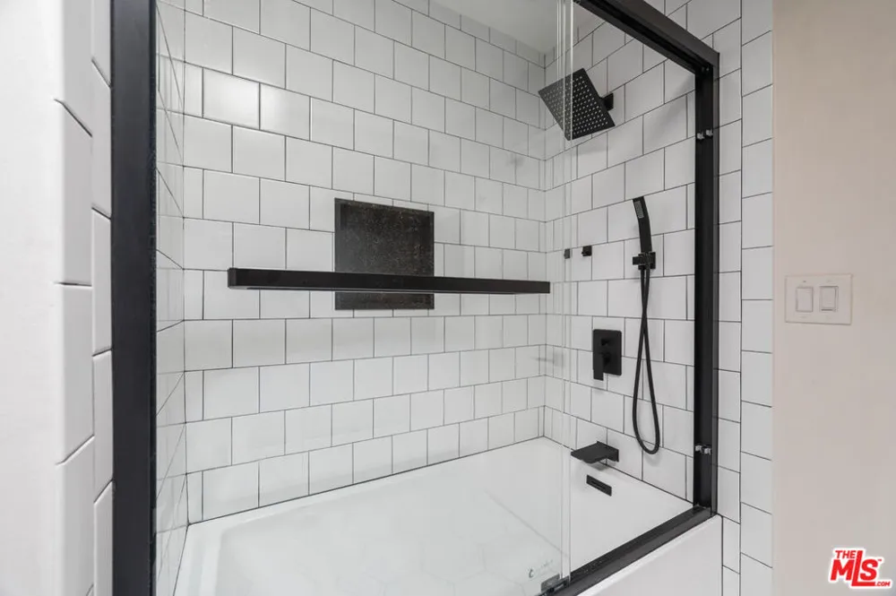 5950 Buckingham #610 Culver City, CA 90230