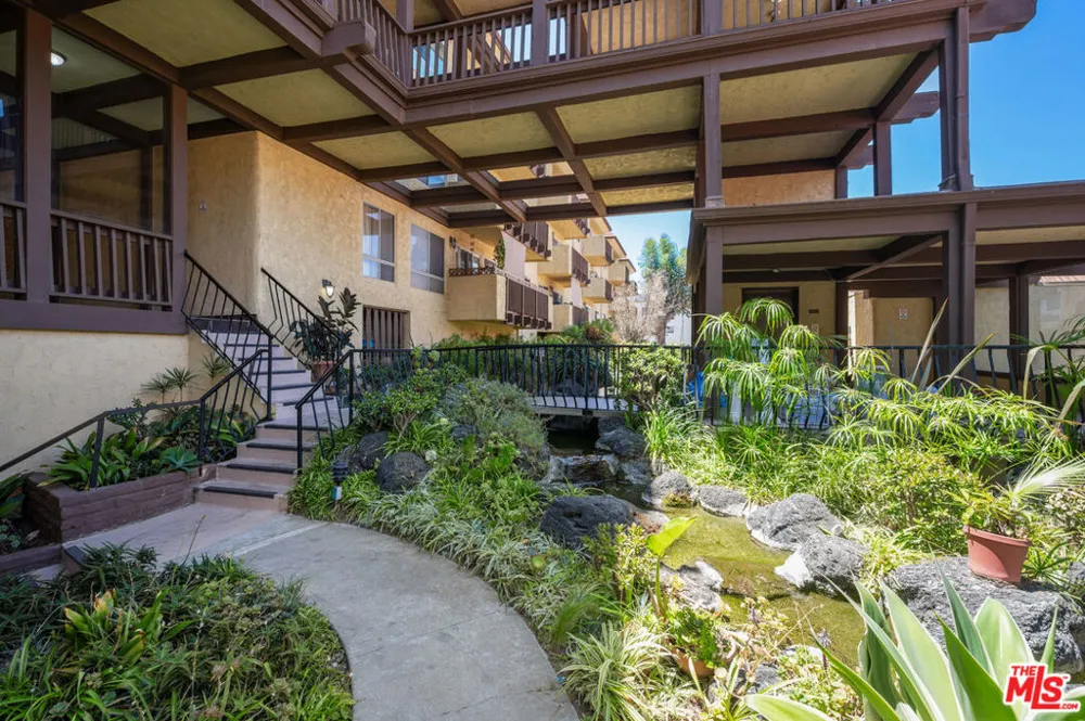 5950 Buckingham #610 Culver City, CA 90230