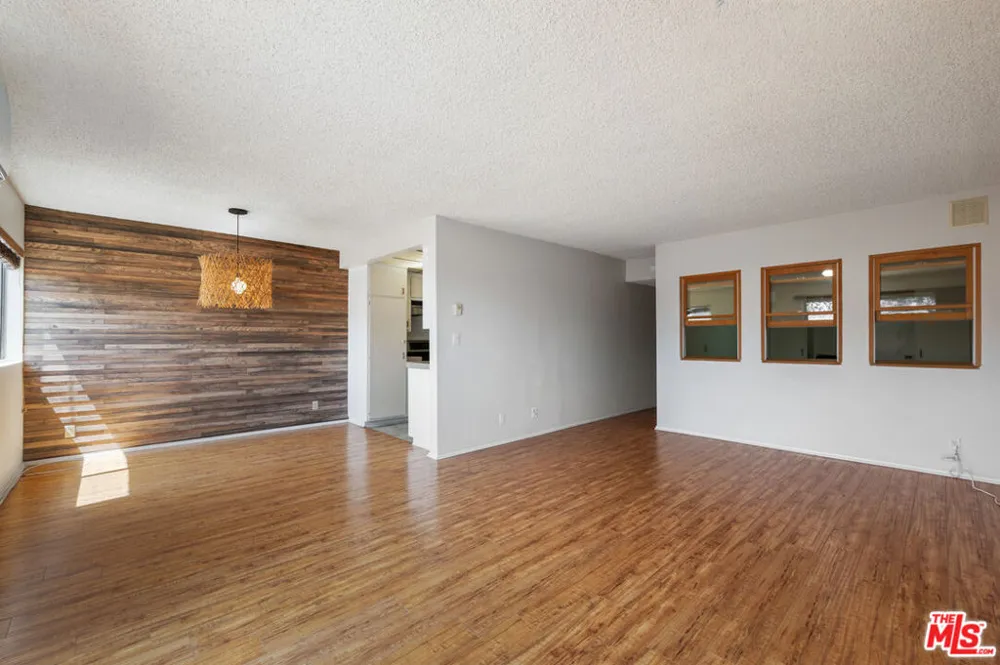 5950 Buckingham #610 Culver City, CA 90230