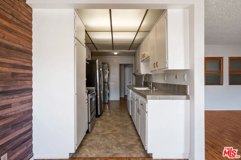 5950 Buckingham #610 Culver City, CA 90230