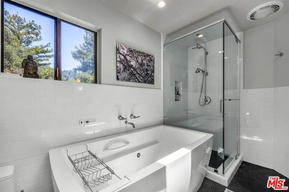 805 Malibu Meadows Drive Calabasas, CA 91302