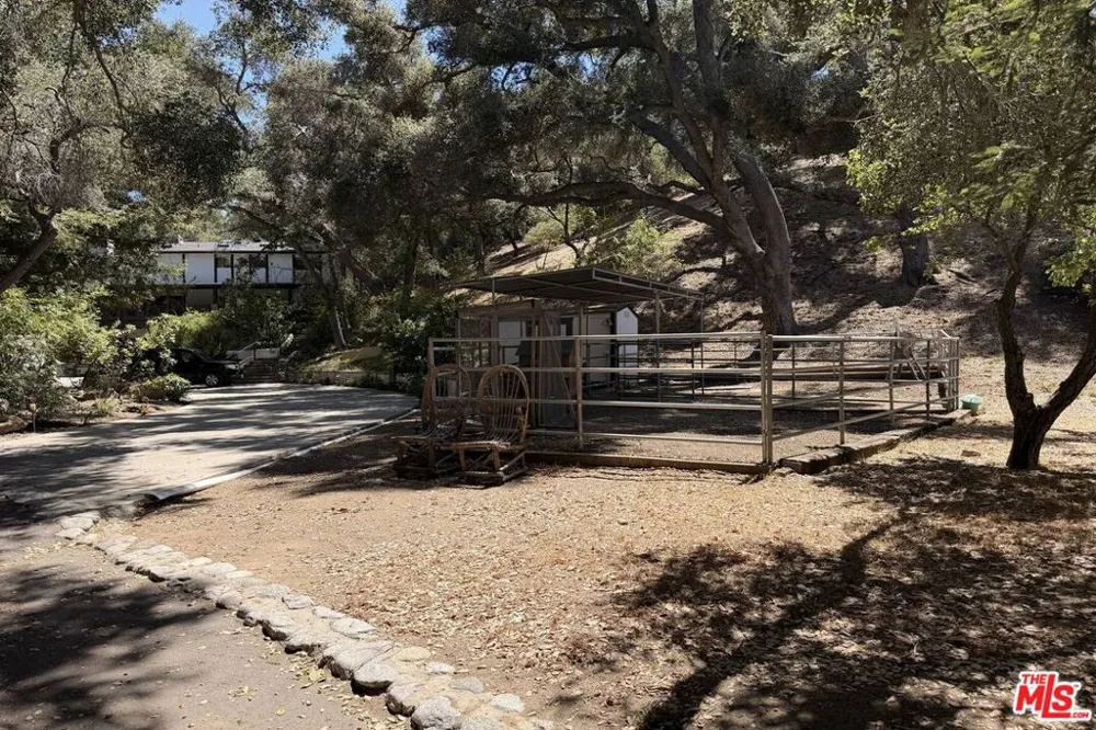 805 Malibu Meadows Drive Calabasas, CA 91302
