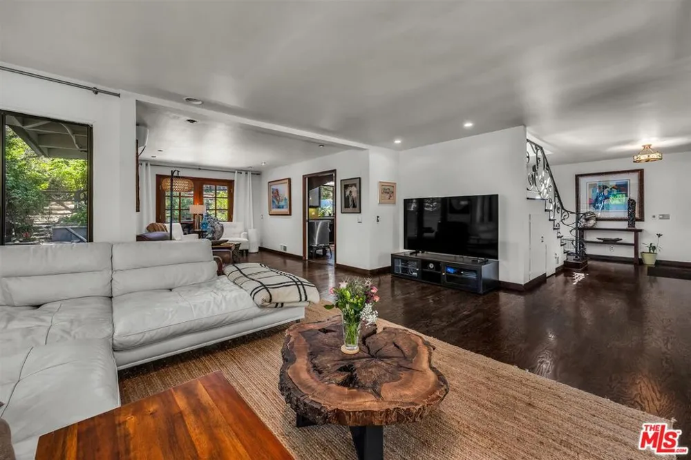 805 Malibu Meadows Drive Calabasas, CA 91302