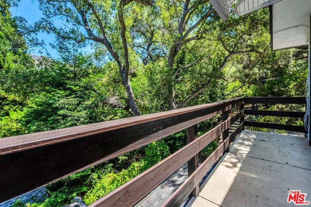 805 Malibu Meadows Drive Calabasas, CA 91302