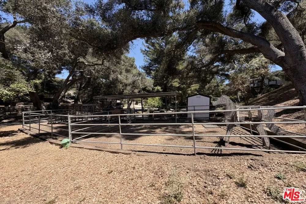 805 Malibu Meadows Drive Calabasas, CA 91302