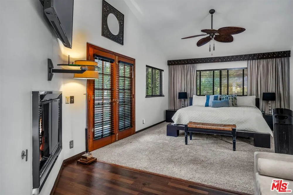 805 Malibu Meadows Drive Calabasas, CA 91302