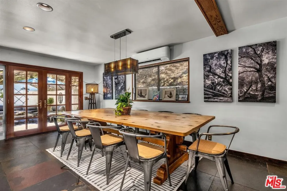 805 Malibu Meadows Drive Calabasas, CA 91302