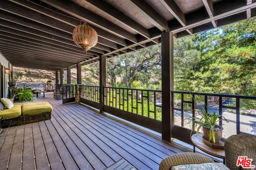 805 Malibu Meadows Drive Calabasas, CA 91302