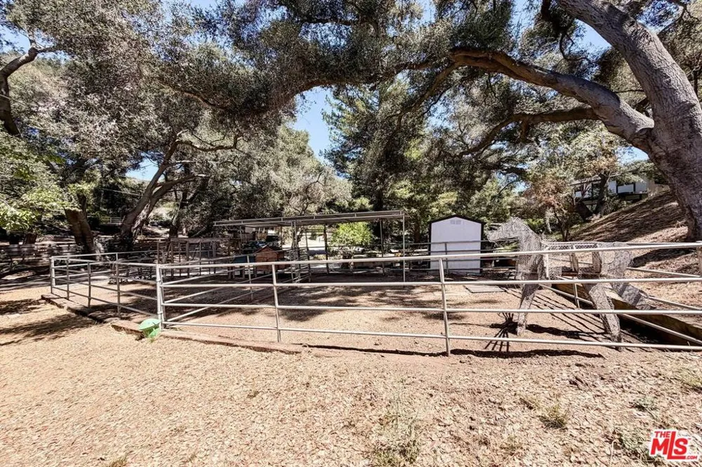 805 Malibu Meadows Drive Calabasas, CA 91302