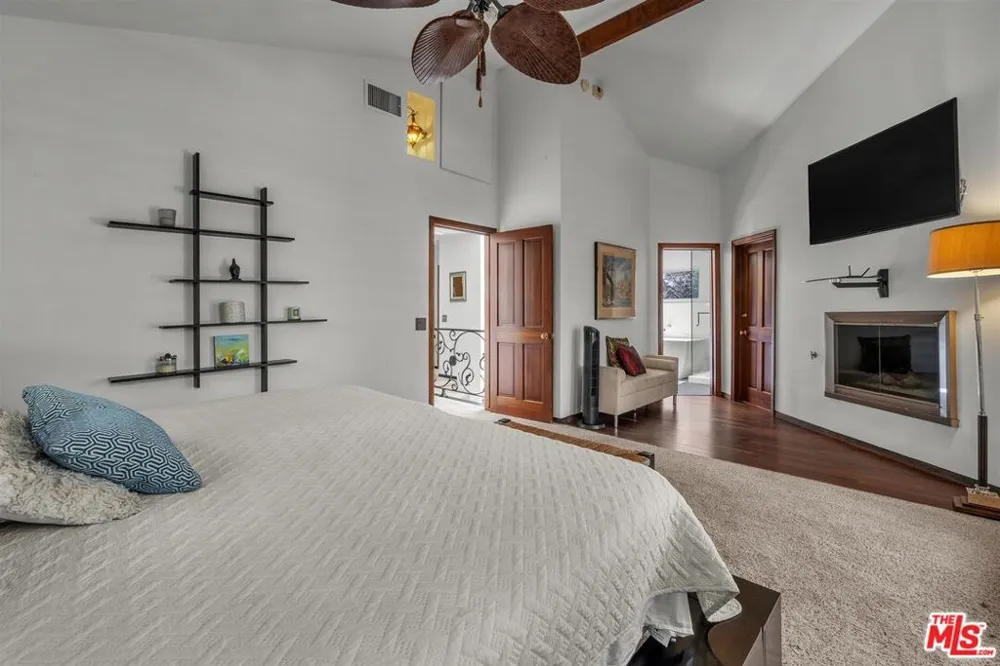 805 Malibu Meadows Drive Calabasas, CA 91302