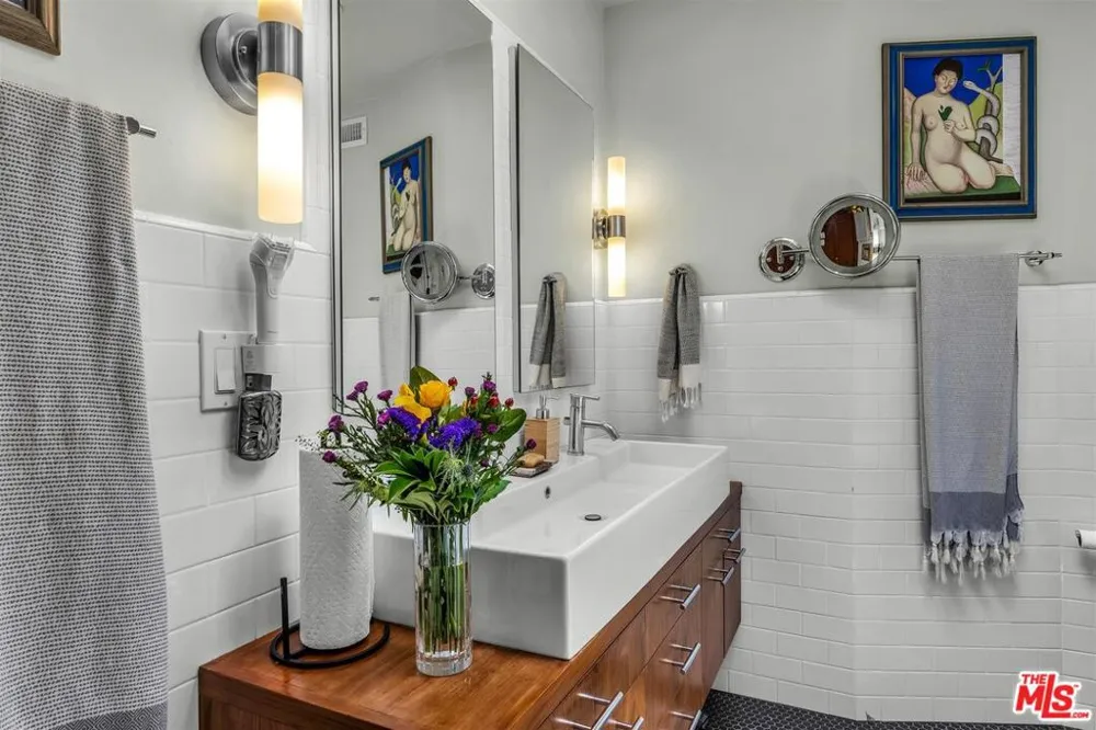 805 Malibu Meadows Drive Calabasas, CA 91302