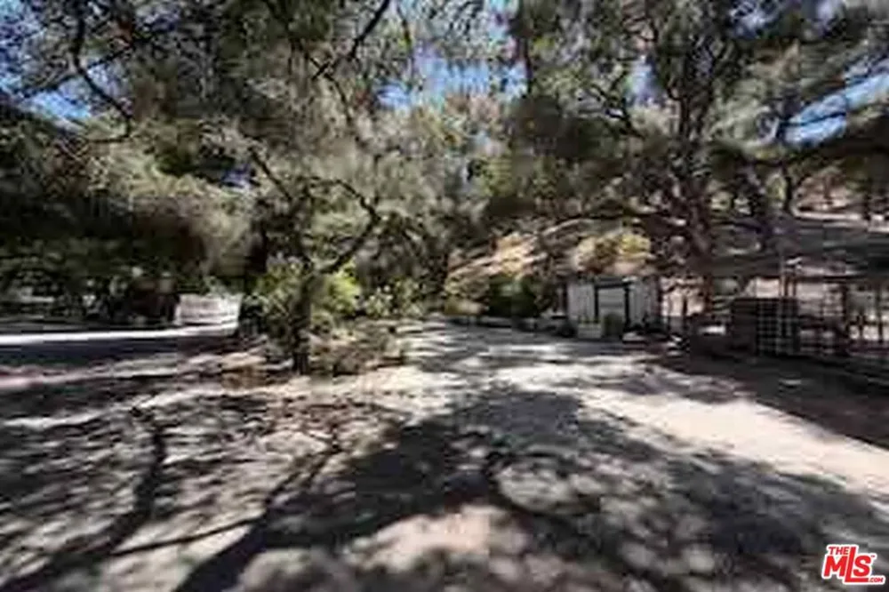 805 Malibu Meadows Drive Calabasas, CA 91302