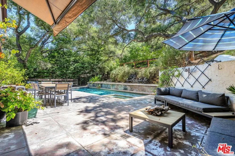 805 Malibu Meadows Drive Calabasas, CA 91302